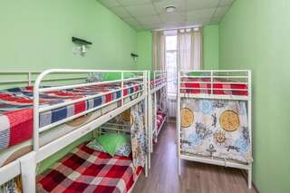 Хостел Бугров Нижний Новгород Кровать в общем 6-местном номере для женщин-1