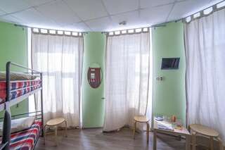 Хостел Бугров Нижний Новгород Кровать в общем номере для женщин с 4 кроватями-2